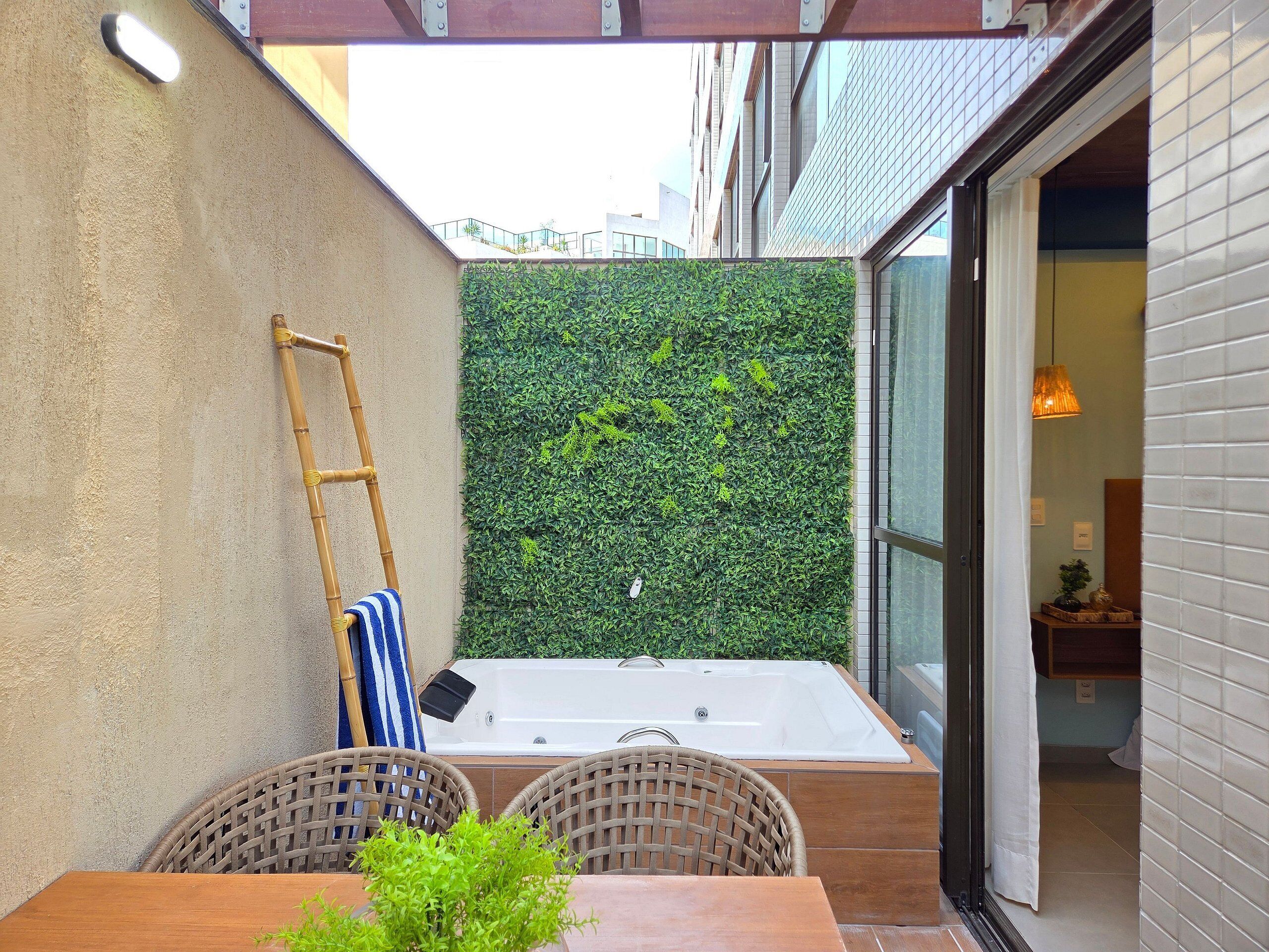 Exclusive Apartment | Property grounds