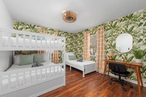 3 Schlafzimmer, Bügeleisen/Bügelbrett, Internetzugang, Bettwäsche