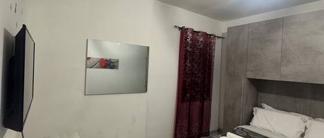 1 sovrum, strykjärn/strykbräda, wi-fi och sängkläder