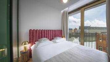 1 bedroom, free WiFi, bed sheets