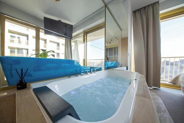 Interior - Suite with Jacuzzi (Wrocław)