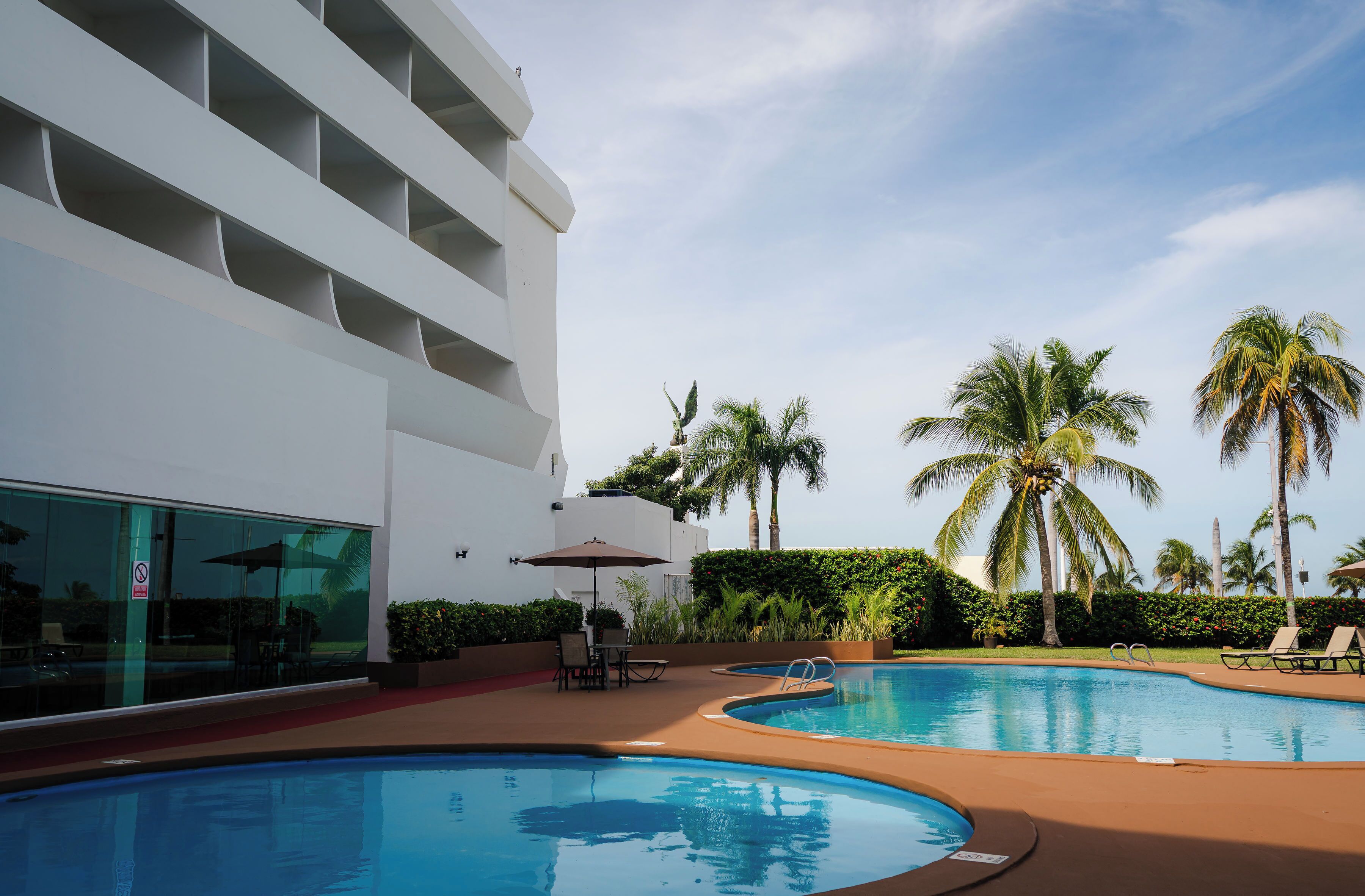 Outdoor pool, pool loungers