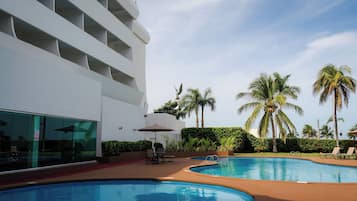 Outdoor pool, pool loungers