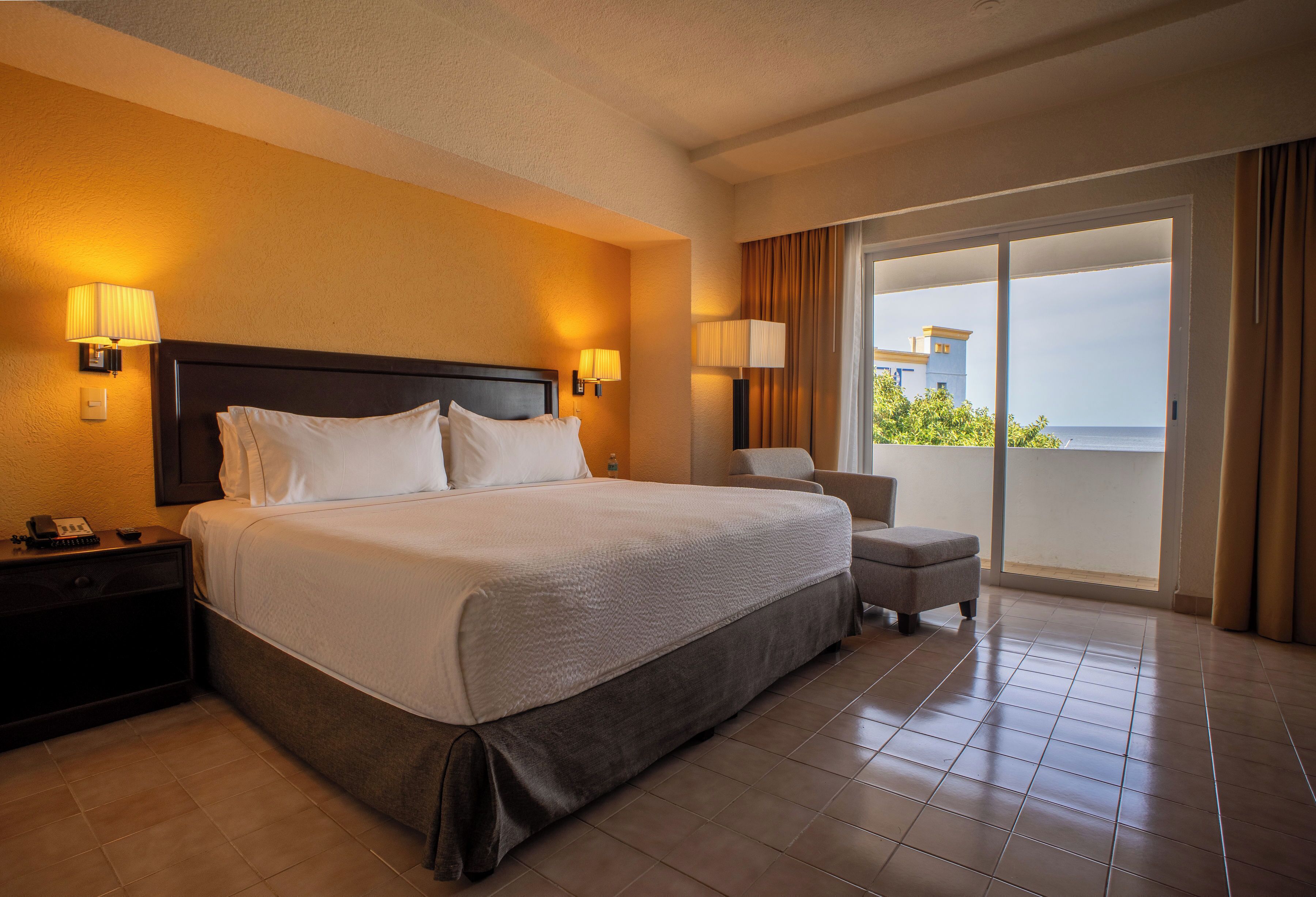 ห้องสแตนดาร์ด, วิวทะเล | เครื่องนอนระดับพรีเมียม, ตู้นิรภัยในห้องพัก, ผ้าม่านกันแสง