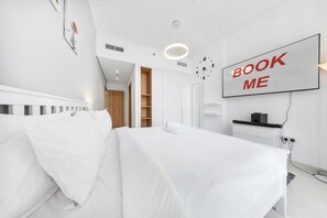 Apartment | 1 bedroom, Internet - Wadi Al Safa Sleeps 3 Close to Worlds of Adventure (Dubai)