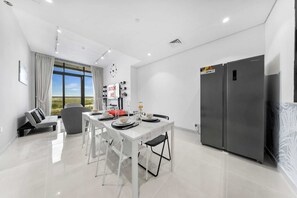 Apartment | 1 bedroom, Internet - Wadi Al Safa Sleeps 3 Close to Worlds of Adventure (Dubai)