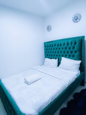 2 bedrooms, WiFi - Classy 2 bedroom by Miss Omuts (Nairobi)