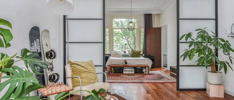 2 chambres, fer et planche à repasser, draps fournis