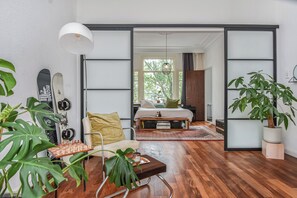 2 Schlafzimmer, Bügeleisen/Bügelbrett, Bettwäsche