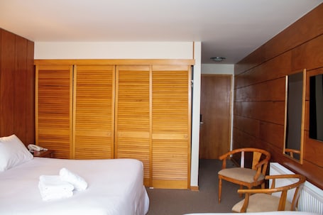 Standard Quadruple Room | Free WiFi, wheelchair access