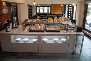 Desayuno continental incluido todos los días