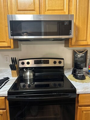 ميكروويف، فرن، موقد طهي مسطح، غسالة أطباق