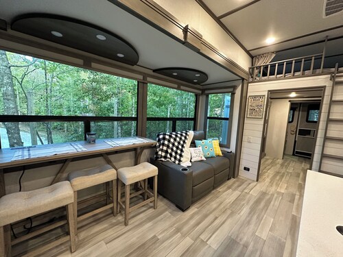 Visit Cumberland Falls, see the Moonbow and enjoy Corbin's luxury RV campground.