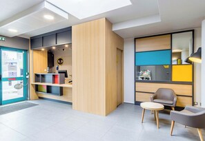 Lobby - B B Hotel Tours Centre Commercial La Petite Arche Hotel (Tours)