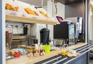 Dining - B B Hotel Tours Centre Commercial La Petite Arche Hotel (Tours)