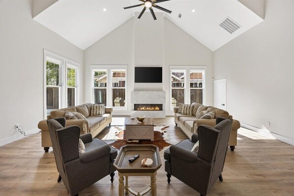 المنشأة من الداخل