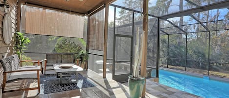 House, Courtyard View | Garden view