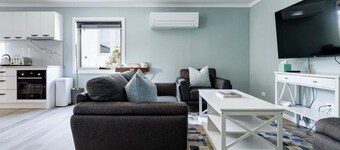 Melrose Retreat with Court Access