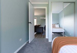 2 slaapkamers, een strijkplank/strijkijzer, wifi, beddengoed