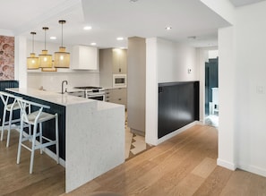 微波炉、烤箱、炉灶、洗碗机