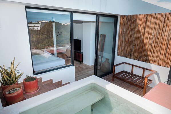 Deluxe Apartment, 2 Bedrooms, Patio, City View | Terrace/patio
