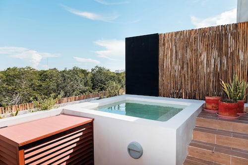 Amira Residence with Private Pool