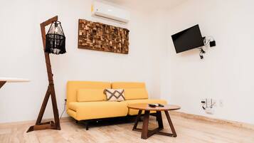 Apartemen Deluks, 2 kamar tidur, patio, pemandangan kota | Area keluarga