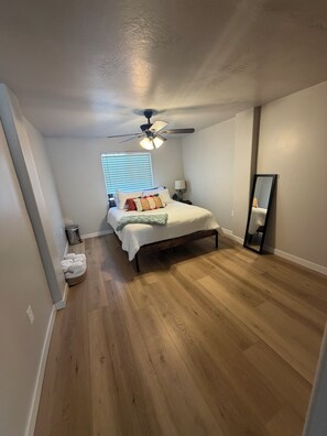 5 chambres, fer et planche à repasser, accès au Wi-Fi (inclus)