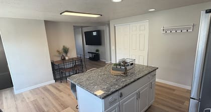 Lehi getaway w/hot tub, pickleball, fire pit & game room near Silicon Slopes