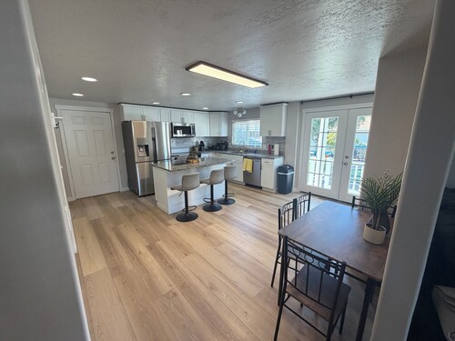 Lehi getaway w/hot tub, pickleball, fire pit & game room near Silicon Slopes