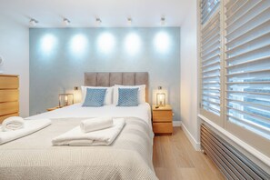 3 bedrooms, iron/ironing board, WiFi, bed sheets - SeldfrigesSelfridges (London)