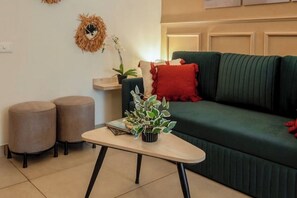 Living area - Staymaster Zyric  1BR in Siolim Serviced  Pool (Siolim)