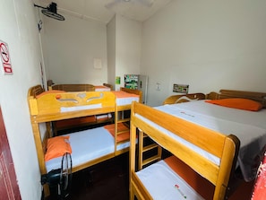 Deluxe Shared Dormitory | Free WiFi - AT Amazon Backpacker (Iquitos)