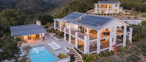 House (6 Bedrooms) | Front of property