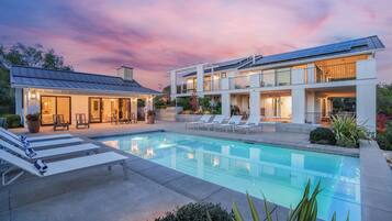 House (6 Bedrooms) | Interior