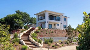 House (6 Bedrooms) | Interior