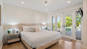 House (6 Bedrooms) | Interior