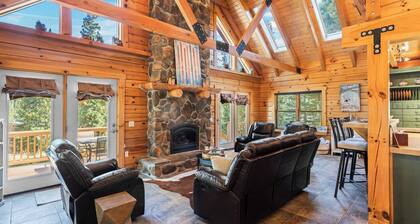 Forest Views, Hot Tub & Fireplace Minutes From Breckenridge Shangri-la Cabin by Avantstay