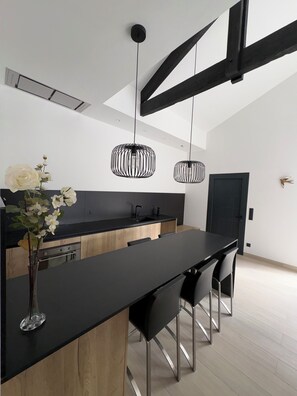 Dining - Charming new 5-star villa in tourist accommodation near Bordeaux (Le Haillan)