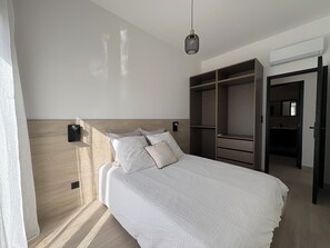 2 bedrooms, iron/ironing board, travel crib, free WiFi - Charming new air-conditioned house with large terrace near Bordeaux (Le Haillan)