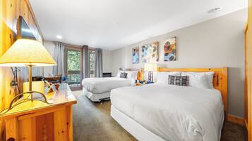 Apartment (1 Bedroom) | 1 bedroom, iron/ironing board, bed sheets