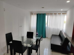 Appartement, 1 chambre, fumeurs | Salle de séjour