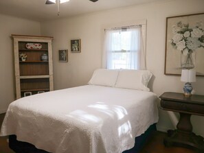 4 عدّة غرف نوم وواي فاي وملاءات أسرّة