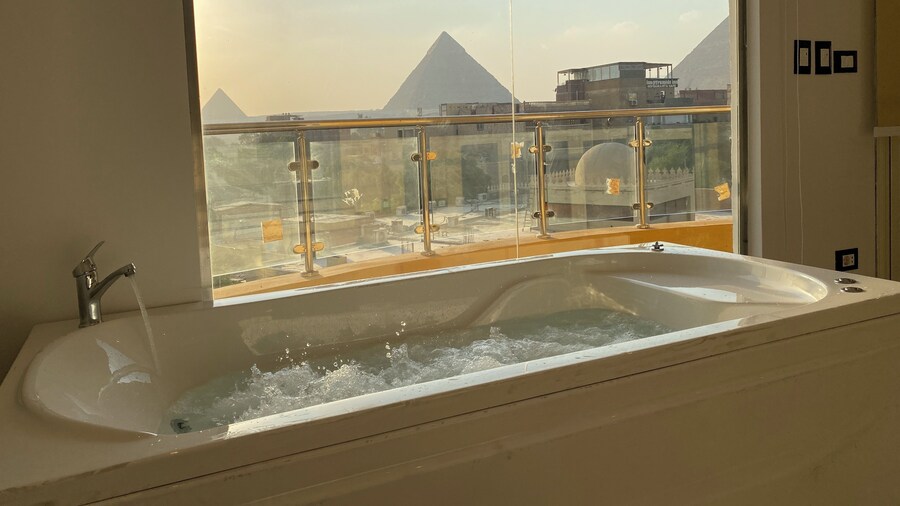 Casablanca Pyramids Inn