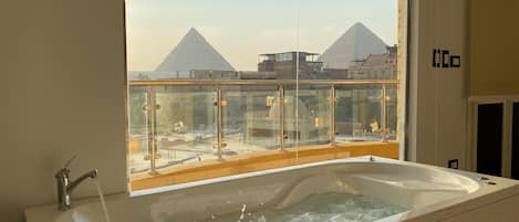 Junior Suite, Desert view | Hypo-allergenic bedding, in-room safe, laptop workspace, rollaway beds