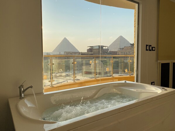 Junior Suite, Desert View | Hypo-allergenic bedding, in-room safe, laptop workspace, rollaway beds - Casablanca Pyramids Inn (Giza)