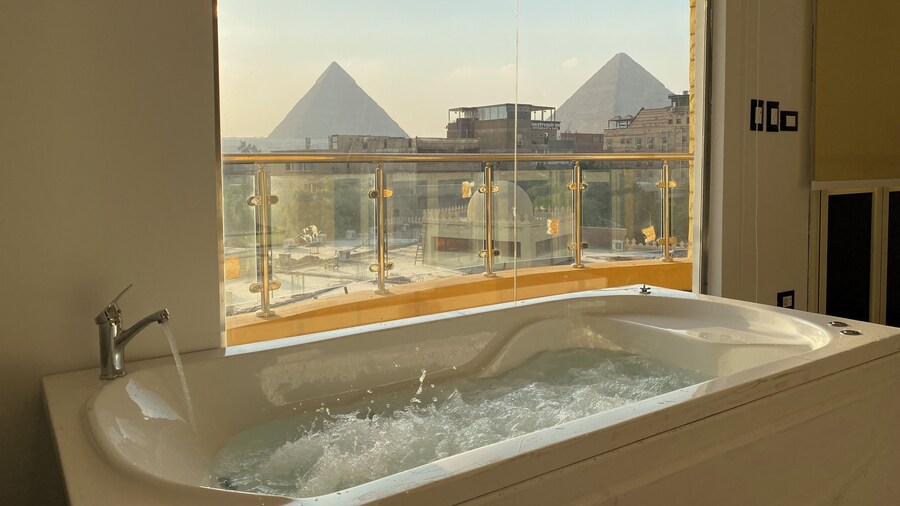 Casablanca Pyramids Inn