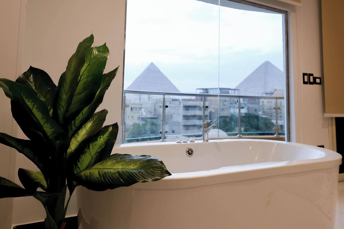 Junior Suite, Desert View | Hypo-allergenic bedding available, in-room safe, laptop workspace