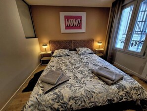 1 bedroom, WiFi, bed sheets - Jacuzzi apartment with terrace (Vernon)