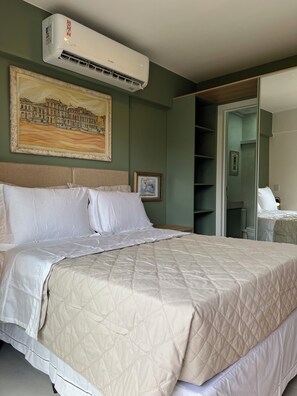 1 bedroom, iron/ironing board, free WiFi, bed sheets - #2 Sophisticated Studio in Batista Campos (Belém)